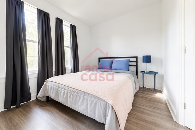 Building Photo - THE CUSTER| Atlanta home just a 4-minute walk to the bus stop at Willingham Dr @ Colville Ave, of...