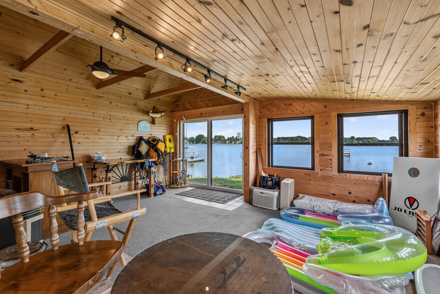 Boathouse - 2438 Lough Ln