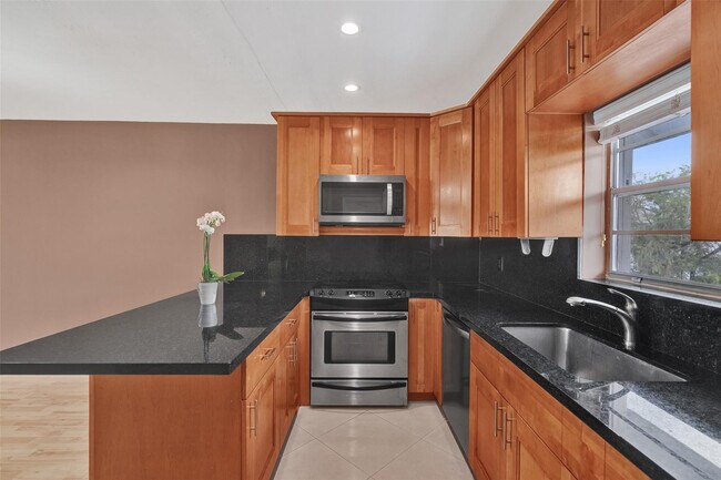 Building Photo - 7580 SW 82nd St