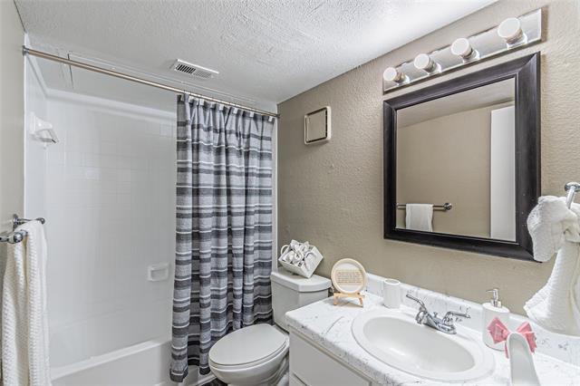 Building Photo - 300 W Wintergreen Rd