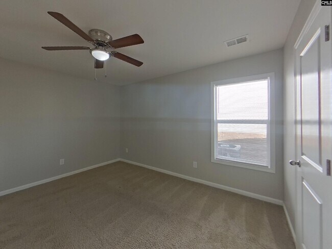 Building Photo - 474 Finch Ln