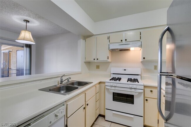 Building Photo - 1404 Santa Anita Dr