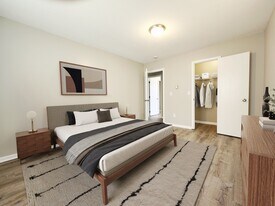 Building Photo - 137 Garden Dr