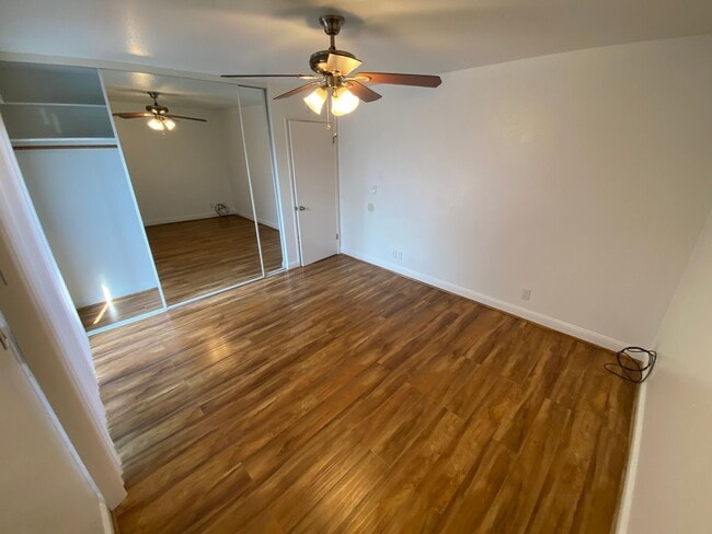 Building Photo - 705-709 E St