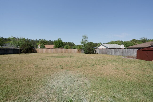 Building Photo - 1464 Flo Zechman Dr