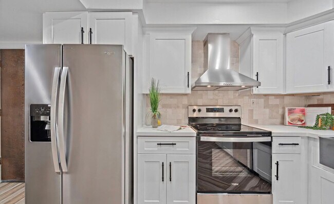 Building Photo - 7930 E Camelback Rd