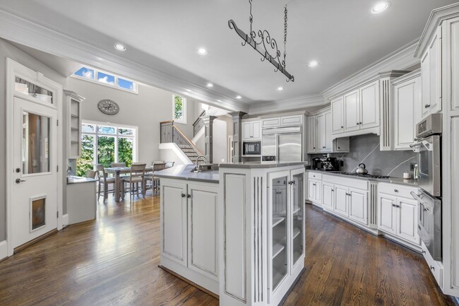 Building Photo - Princeton Hills Fully Furnished
