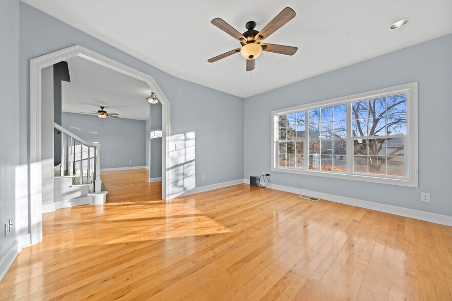 Building Photo - 2275 NE Nuttail Ct