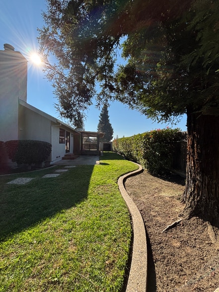 Building Photo - 3733 Chippewa St