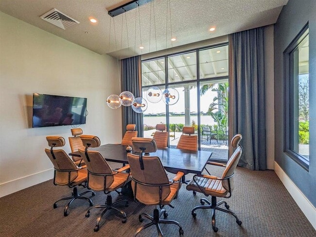 Building Photo - 8125 Sternway Rd