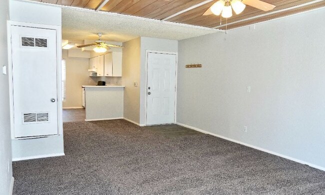 Building Photo - 3485 Rebecca Ln