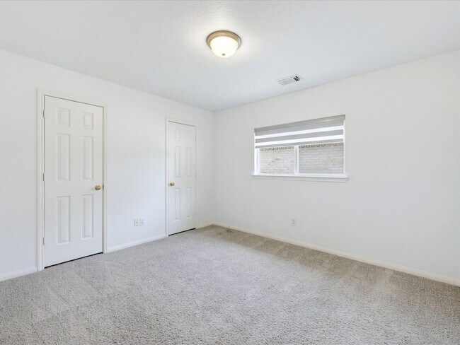 Building Photo - 1114 Jasons Bend Dr