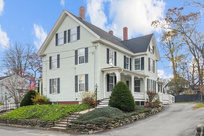 Primary Photo - 10 Vendome St