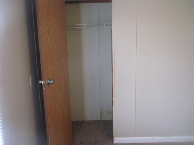 Building Photo - 403 Debbie St