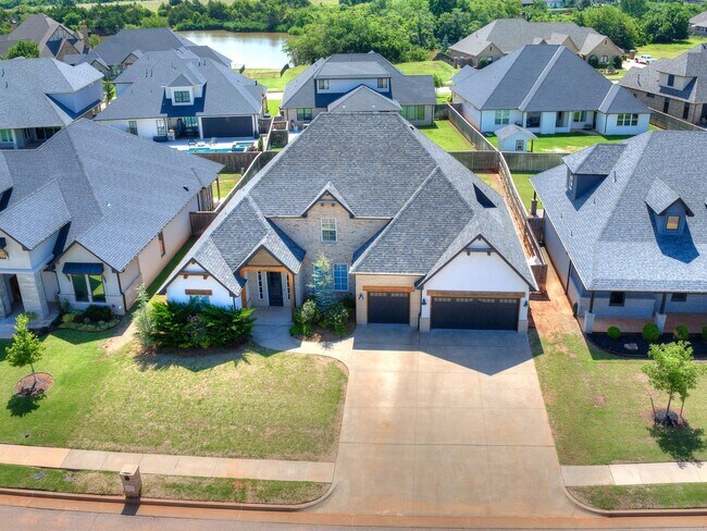 Building Photo - 5 Bedrooms + 3 Baths + Piedmont Schools