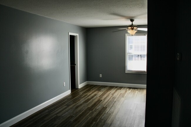 1/2 bath off living room - 308 Chestnut Alley