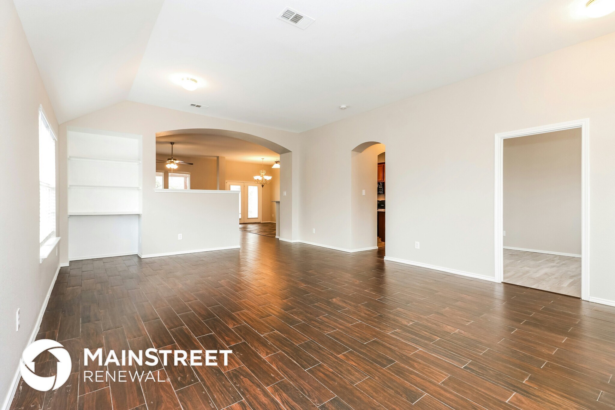 Building Photo - 2803 Logan Dr