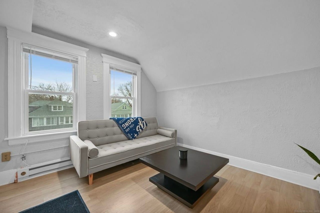 Building Photo - 115 Harborview Ave