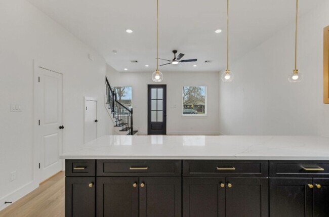 Building Photo - 7956 Bonaire St