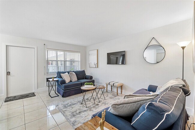 Building Photo - 3230 NE 13th St