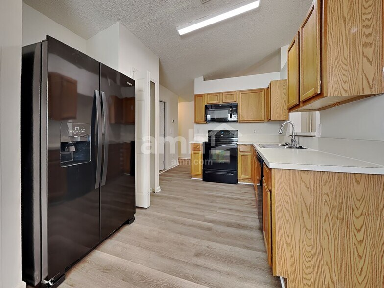 Building Photo - 8722 Star Leaf Rd N