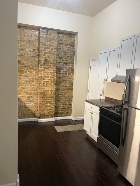 Kitchen - 12705 Honore St