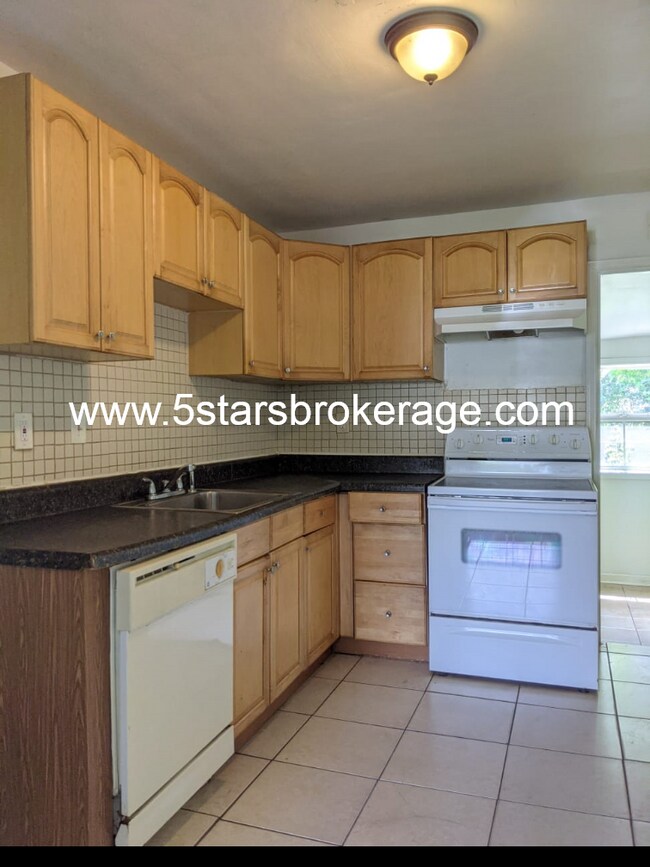 Building Photo - 4654 13th Ave S