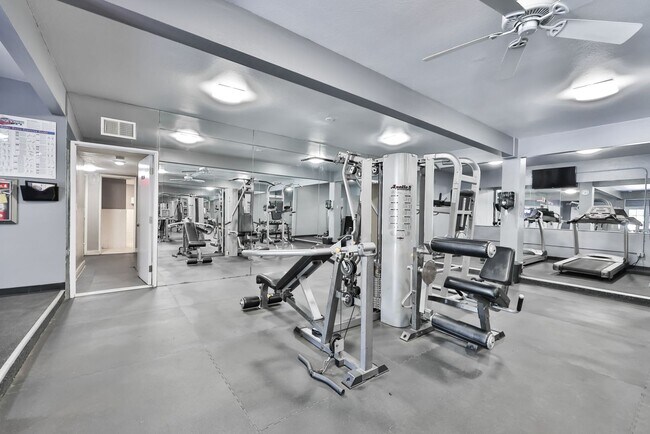Building Photo - 2 Bed / 2 Bath Condo for Rent – Mission Valley