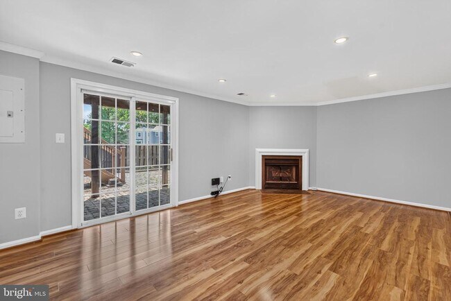 Building Photo - 6453 Linleigh Way