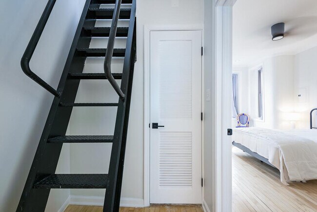 Building Photo - 1322 9th St NW