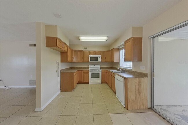 Building Photo - 2441 Healy Dr