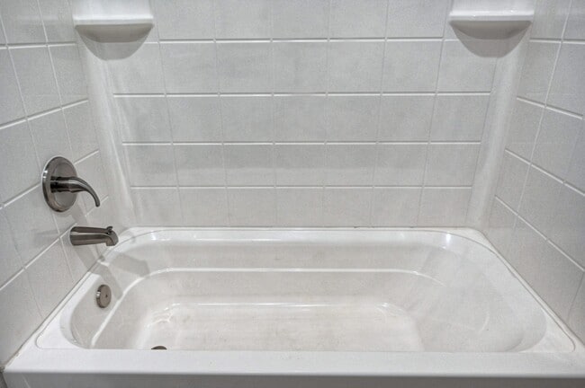 Building Photo - 12091 Canal St