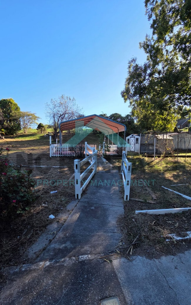 Building Photo - 715 3rd Ave