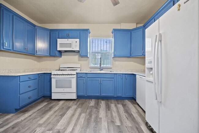 Building Photo - 3418 Yandell Dr