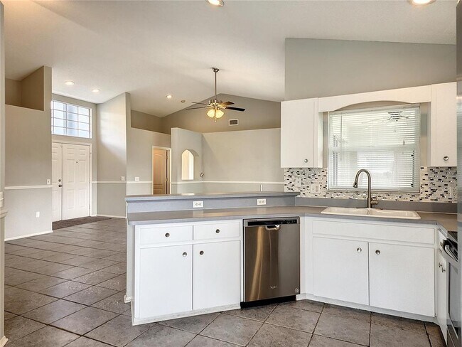 Building Photo - 603 Terranova Dr