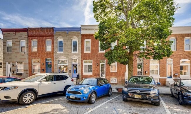 Building Photo - Charming 3 Bedroom/2.5 Bathroom Townhome with Finished Basement in Canton, MD!