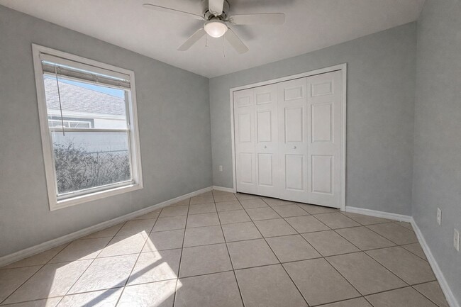 Building Photo - 3216 SW 7th Pl