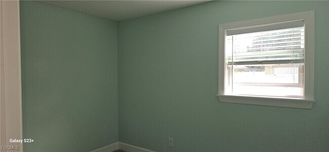 Building Photo - 1626 Grace Ave