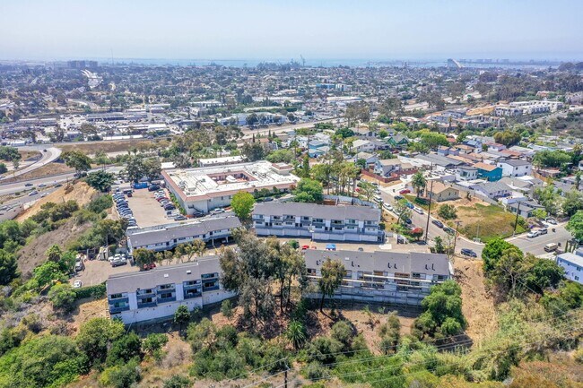 Building Photo - Charming 3-Bedroom Home in Gated South Par...