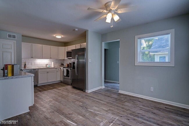 Building Photo - 6209 Wrightsville Ave
