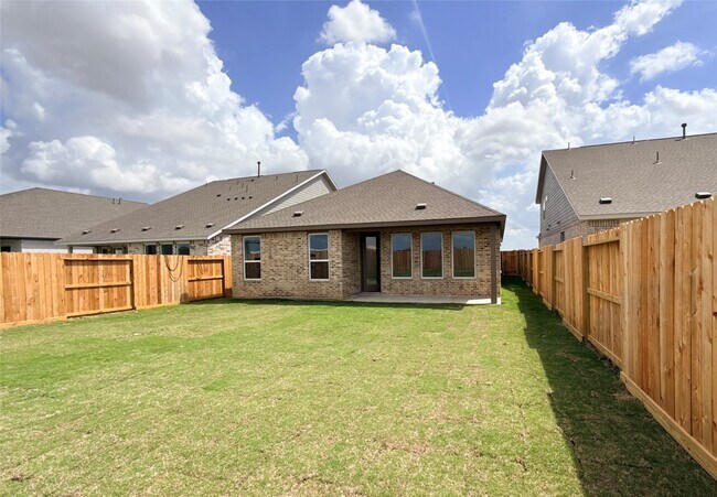 Building Photo - 31906 Blossom Ln