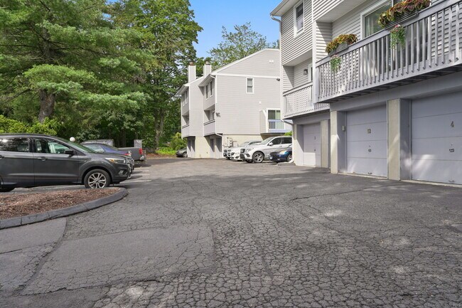 Building Photo - 1 Wolfpit Ave