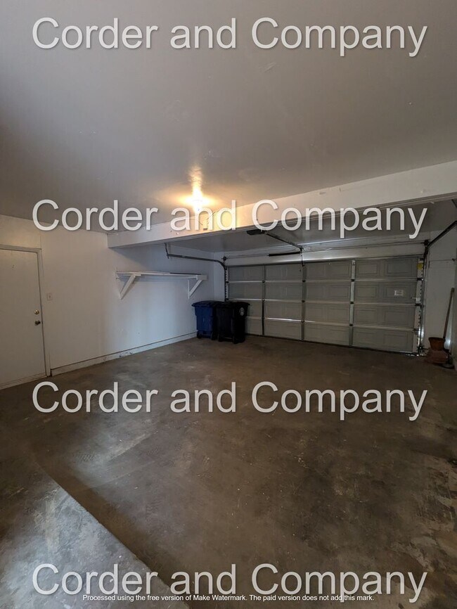 Building Photo - Spacious and naturally lit 4 Bathroom, 2 Bathroom, 2 Car Garage Home at 1,933 Sq Ft.