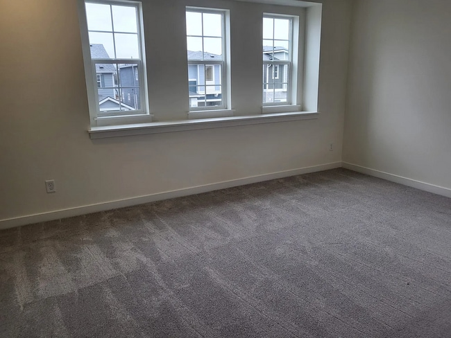 Building Photo - Beautiful, Almost Brand-New Single-Family Home for Rent