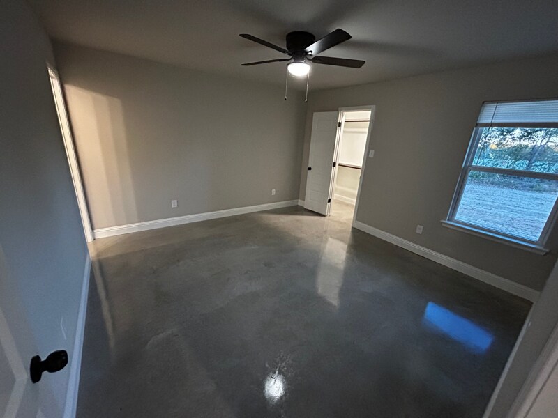 Building Photo - 10032 W Hwy 199