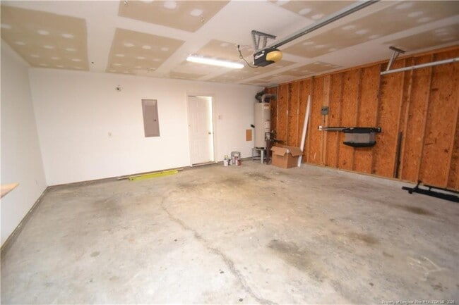 Building Photo - 1914 Sterling Hill Dr