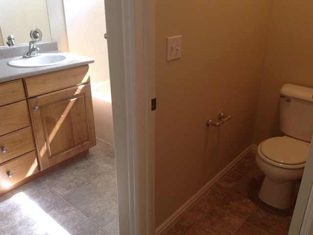 Building Photo - 10526 Doral Dr