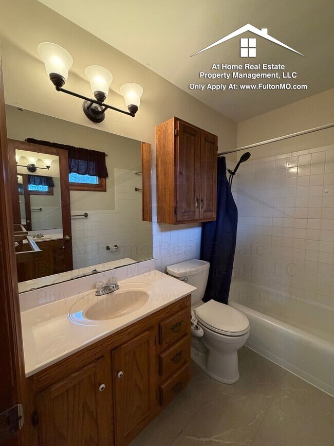 Building Photo - 1803 N School Blvd