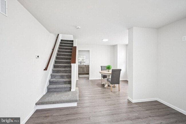 Building Photo - 7 E Cohawkin Rd