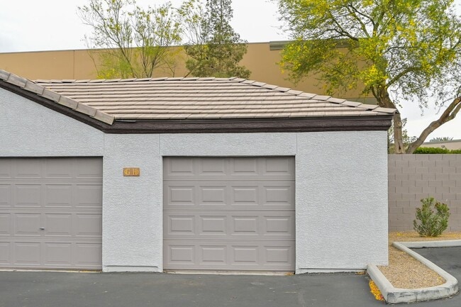 Building Photo - SW!! 2 Bedroom 2 Bath 2nd floor Condo!!! O...